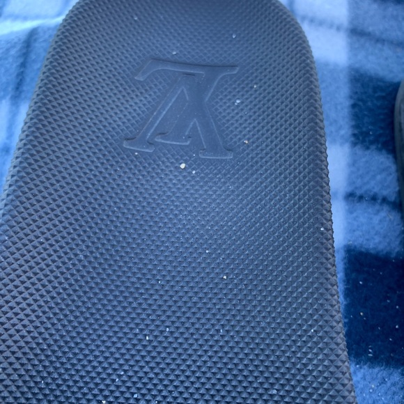 louis Vuitton slides 6 mens 9 women - Picture 2 of 7